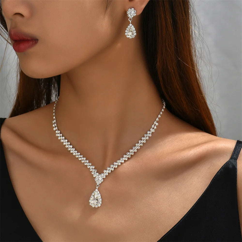 V-Shaped Earring Necklace Two Piece Set High-End Fashion Luxurious Necklace Inlaid Rhinestone Jewelry Sets for Women
